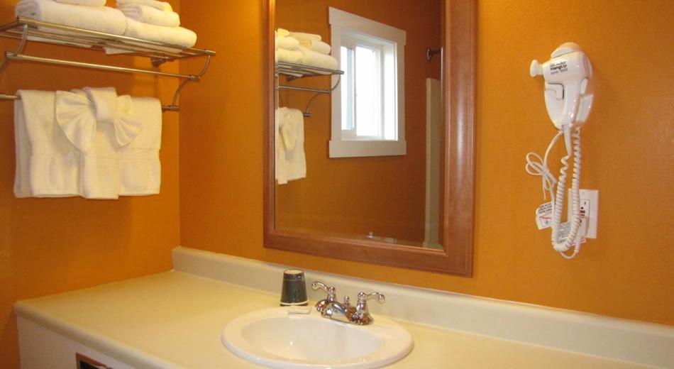 Coast Inn and Spa Main image 2